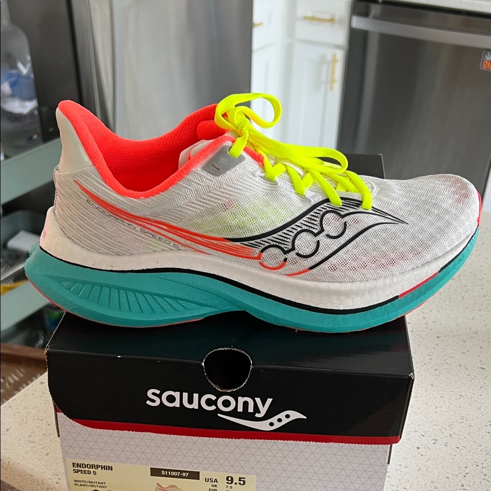 Saucony Endorphin Speed 5 White/Mutant